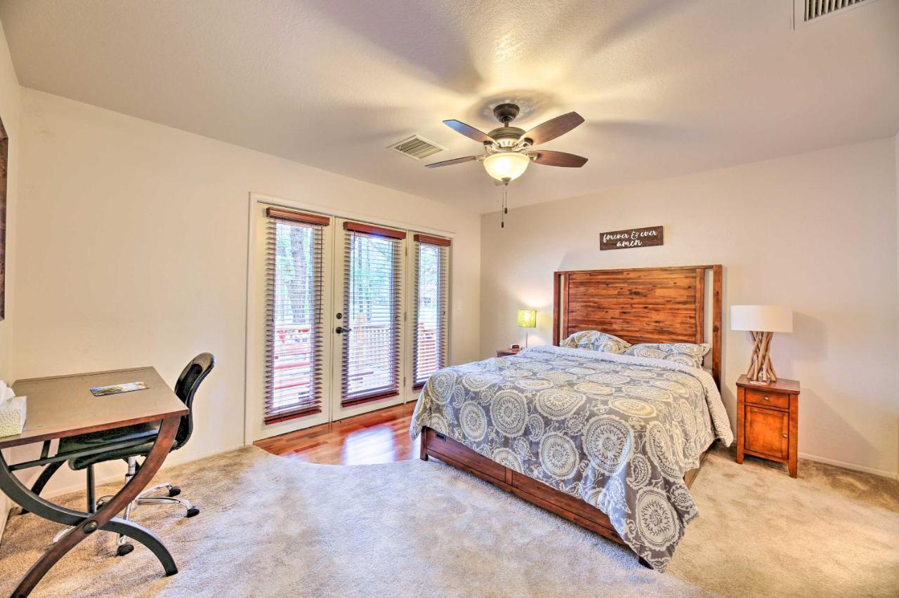 Lush Pinetop Retreat With Large Deck And Wooded Yard! Luaran gambar