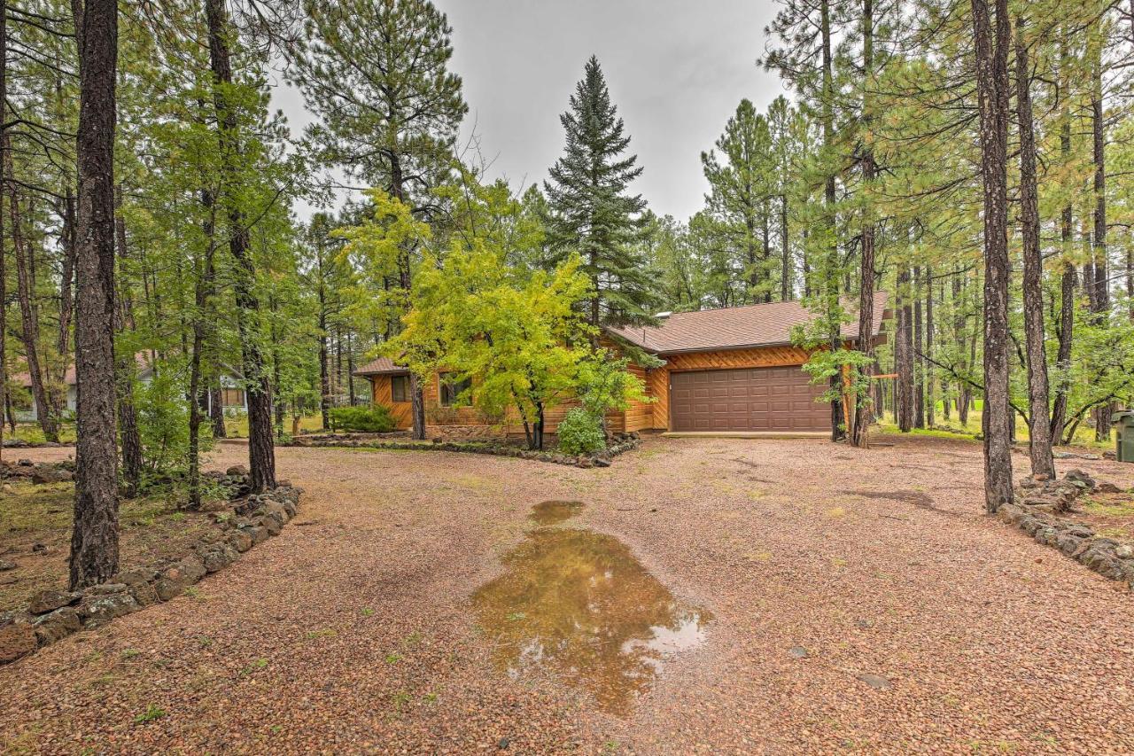 Lush Pinetop Retreat With Large Deck And Wooded Yard! Luaran gambar