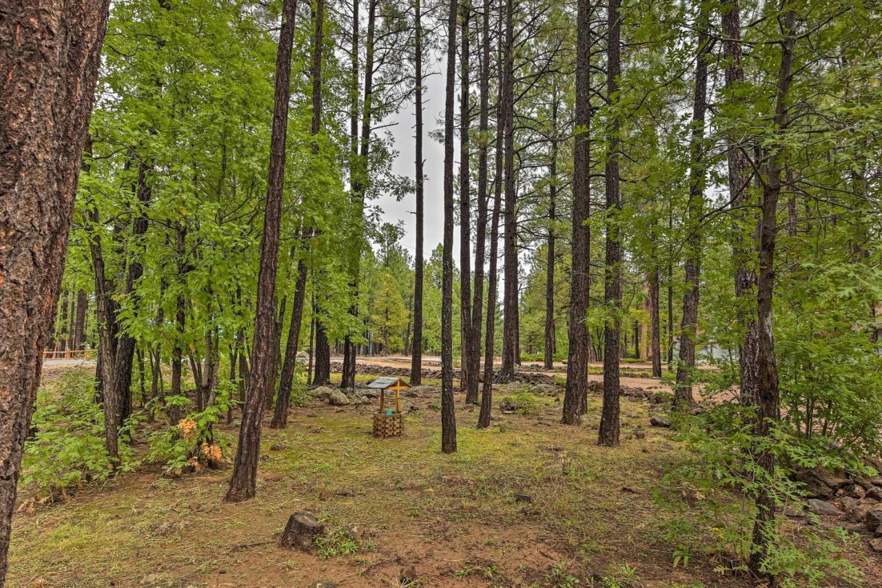 Lush Pinetop Retreat With Large Deck And Wooded Yard! Luaran gambar